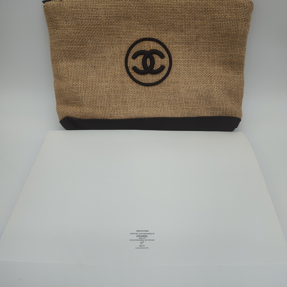 CHANEL Jute Cosmetic Pouch CC Logo Beige Black Beauty Gift NIB Large - Picture 2 of 7